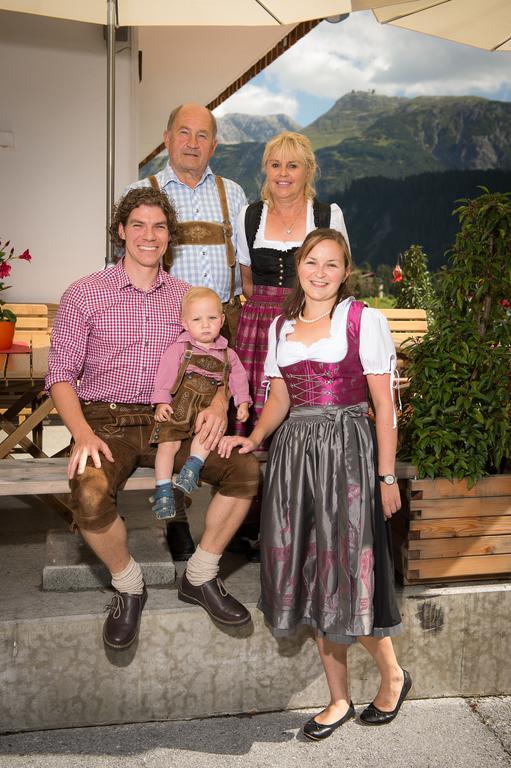 Gasthaus & Pension Alphorn 레흐암 아르베르크 외부 사진