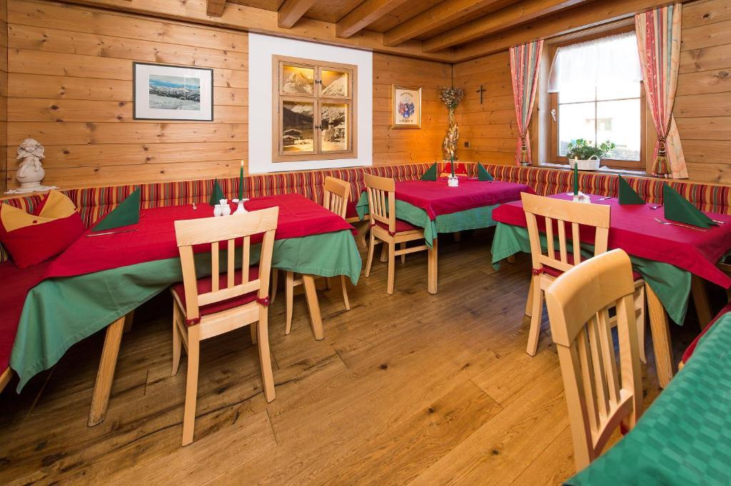 Gasthaus & Pension Alphorn 레흐암 아르베르크 외부 사진